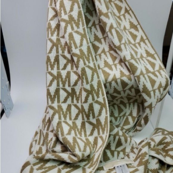 Michael Kors Scarf - Picture 1 of 2